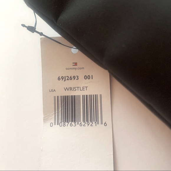 Tommy Hilfiger Black Wristlet NWT - Picture 5 of 6